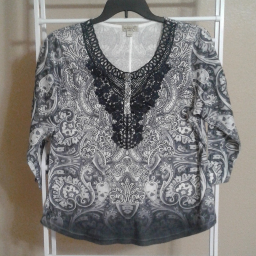One World Beautiful Lace Embellished Top Size XL